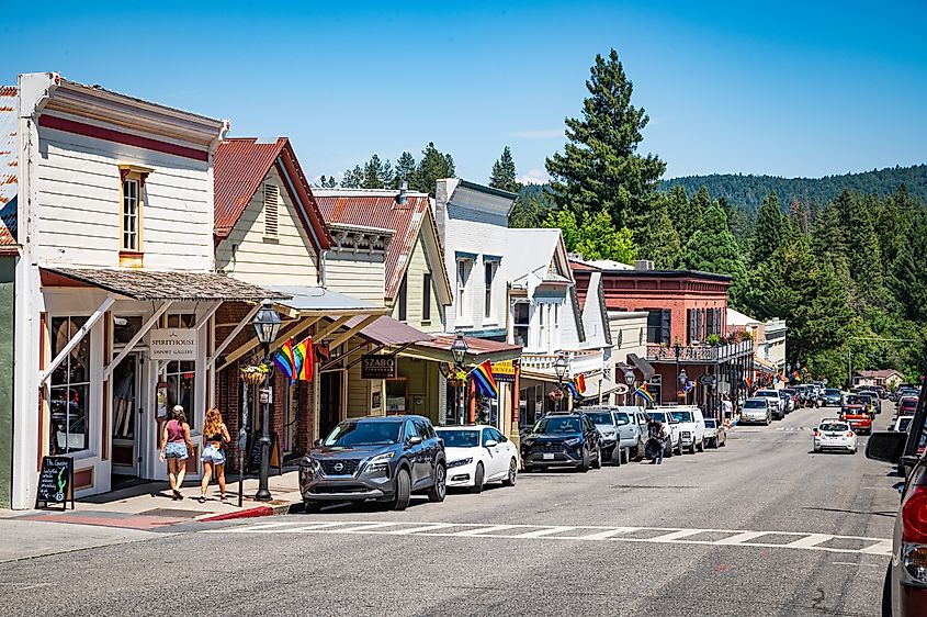 Shopping and dining along Broad Street, Nevada City, California.